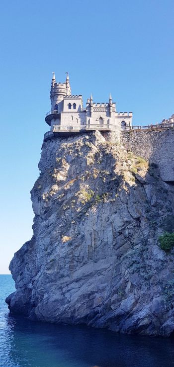 Swallow's nest, castle, Crimea Wallpaper 1080x2280