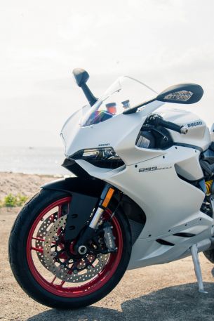 days Ducati 899 Panigale Wallpaper 640x960