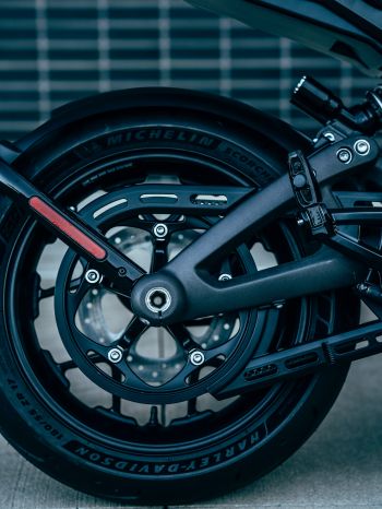 motorcycle wheel, Harley-Davidson Wallpaper 2048x2732