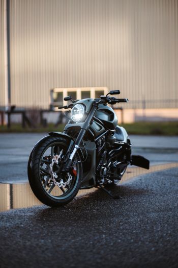 Harley-Davidson V-Rod Wallpaper 640x960