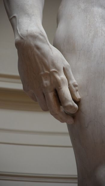 Обои 720x1280 рука, скульптура, статуя