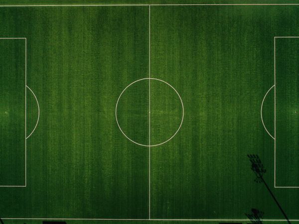 Обои 800x600 футбольное поле, зеленые обои