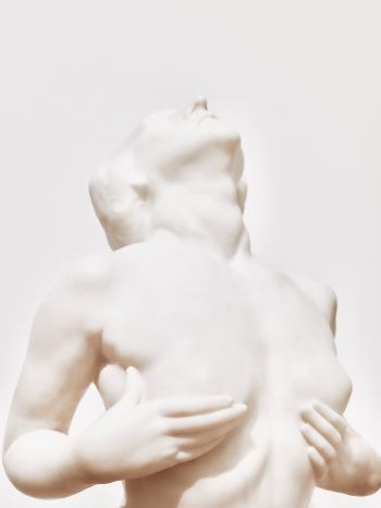 Обои 1620x2160 скульптура, эстетика, белый