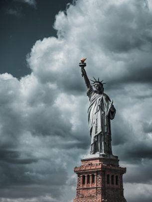 Statue of Liberty, statue, New York Wallpaper 1668x2224