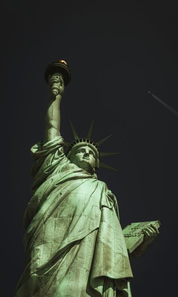 Обои 1200x2000 Статуя Свободы, Нью-Йорк, черный