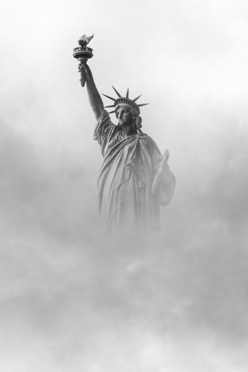 Обои 640x960 Статуя Свободы, памятник, черное и белое