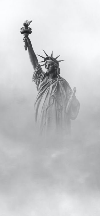 Statue of Liberty, monument, black and white Wallpaper 828x1792
