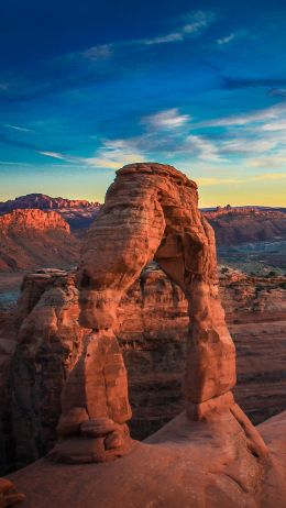 Delicate Arch, Utah, USA Wallpaper 720x1280