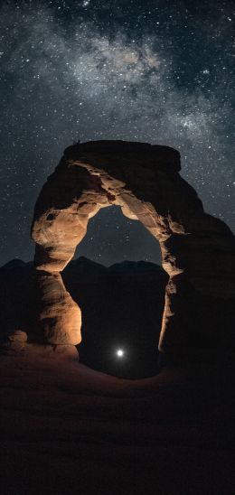 Delicate Arch, Utah, night Wallpaper 720x1520