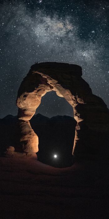 Delicate Arch, Utah, night Wallpaper 720x1440