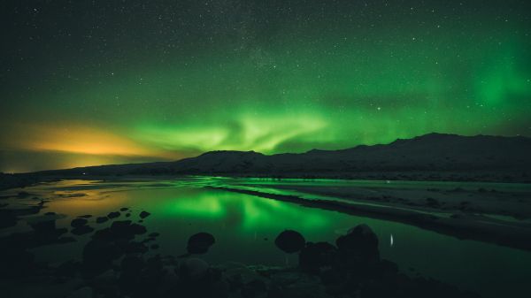 northern lights, landscape, green Wallpaper 2048x1152