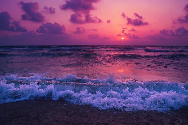 sea, waves, pink sky Wallpaper 5758x3829