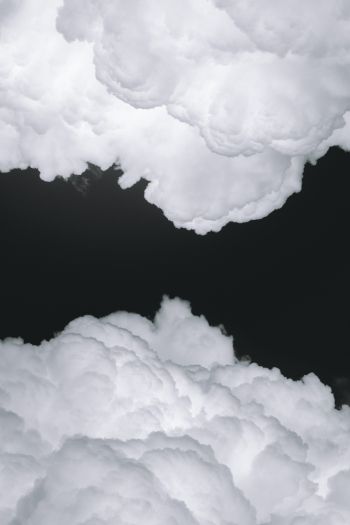 Обои 640x960 кучевые облака, черный и белый