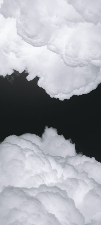 Обои 1440x3200 кучевые облака, черный и белый